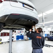 reparation af karrosseri på tesla