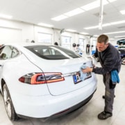 reparation af tesla