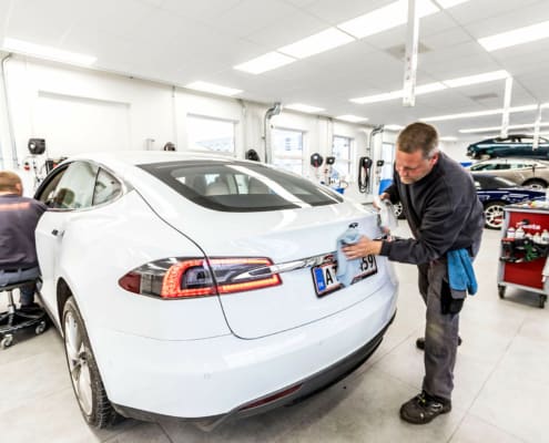 reparation af tesla