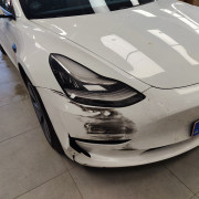 DAS Karrosseri er certificeret reparatør af Tesla-biler. Kontakt os i dag og hør nærmere.